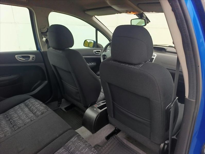 Peugeot 307 1,6 i Aut.klima Tažné zařízení - fotka 23 z 27