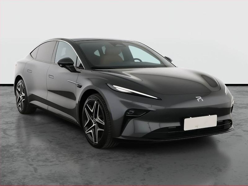 Rising Auto F7 (2025) 77 kWh RWD, SoH 100% - fotka 1 z 31