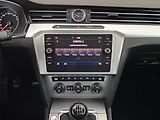 Volkswagen Passat (2017) Comfortline 2.0 TDI - náhled 12