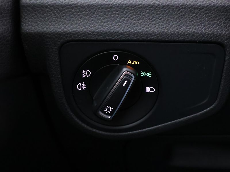 Volkswagen Golf Sportsvan 1,4 TSI DSG Highline Xenon - fotka 19 z 36
