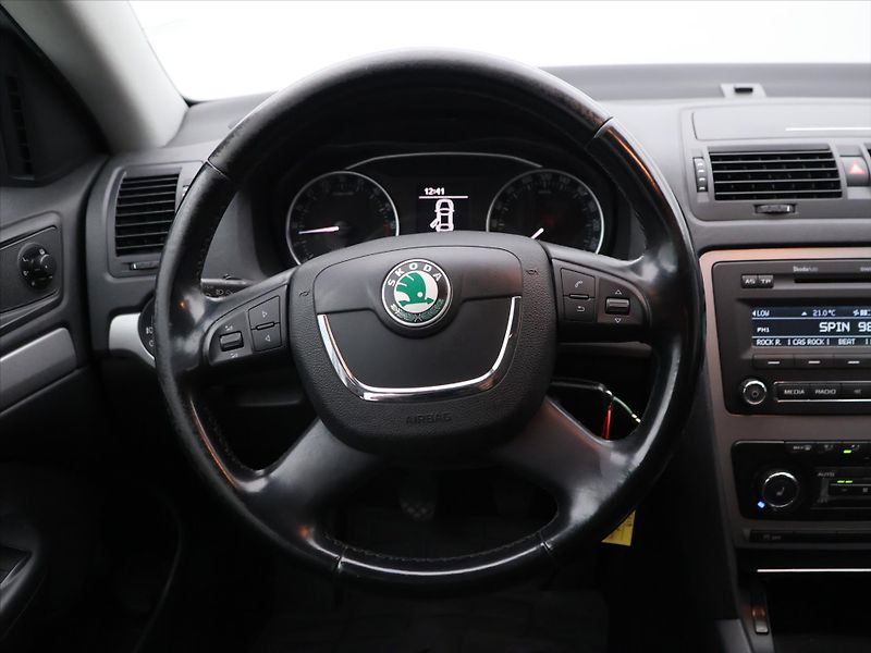 Škoda Octavia 1,6 TDI 77kW Elegance CZ Xenon - fotka 16 z 27