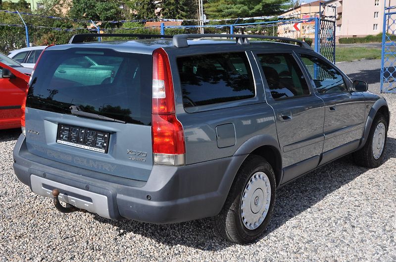 Volvo XC70 D5 120kW 4x4 A/T - fotka 3 z 17