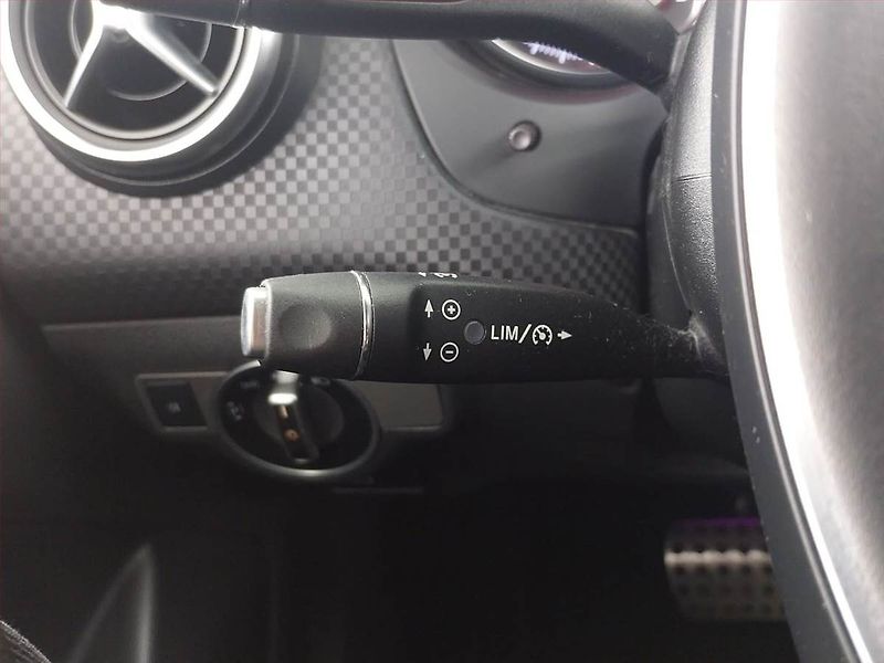 Mercedes-Benz Třídy A (2016) A 200, Automat, Serv.kniha - fotka 22 z 22