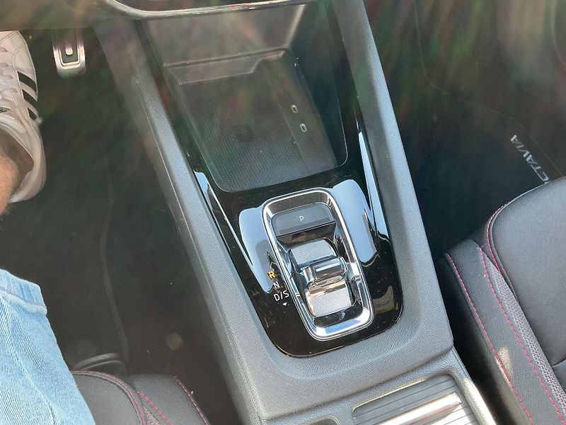 Škoda Octavia (2023) RS Combi 2,0TSI DSG - fotka 16 z 32