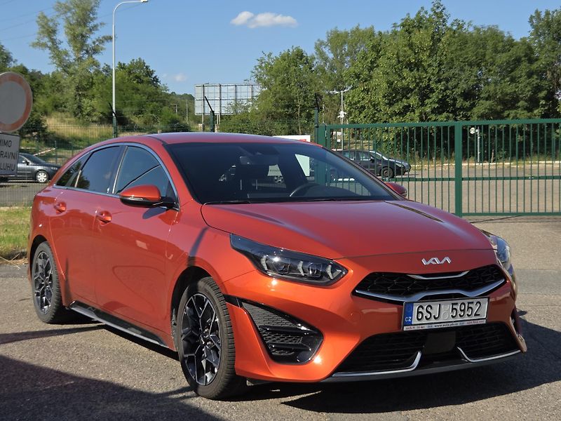 Kia ProCeed 1,5T-GDi lze i na splátky VŠEM - fotka 3 z 12