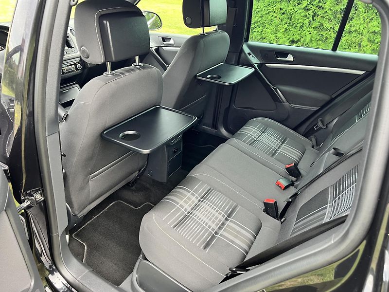 Volkswagen Tiguan 2.0TDI 103KW,4x4,SPORT,LOUNGE - fotka 16 z 49