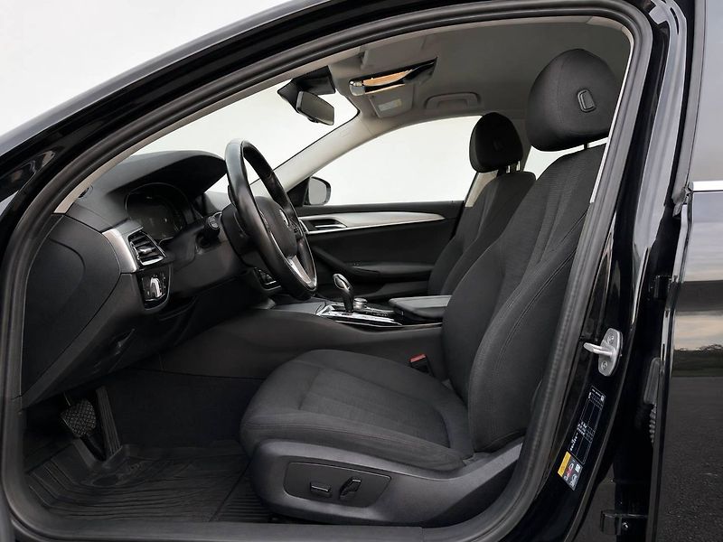 BMW Řada 5 530e xDrive Kamera AdTempomat - fotka 7 z 11