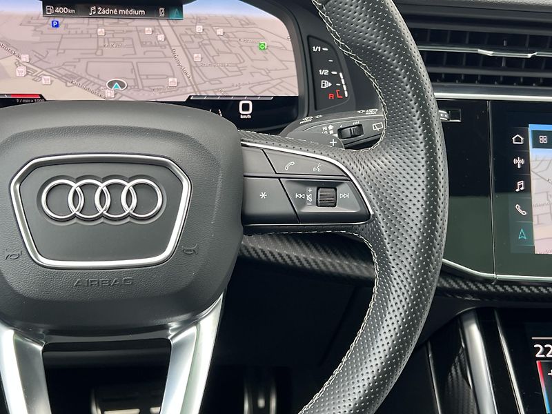 Audi Q8 55 TFSi QUATTRO S-LINE, TAŽNÉ - fotka 12 z 29