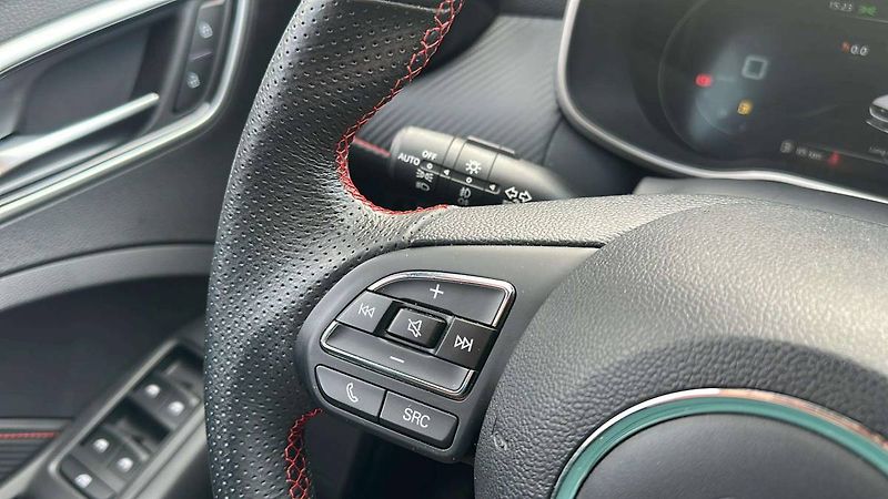 MG ZS Emotion 1,5 78kW MT5/5222 - fotka 10 z 21