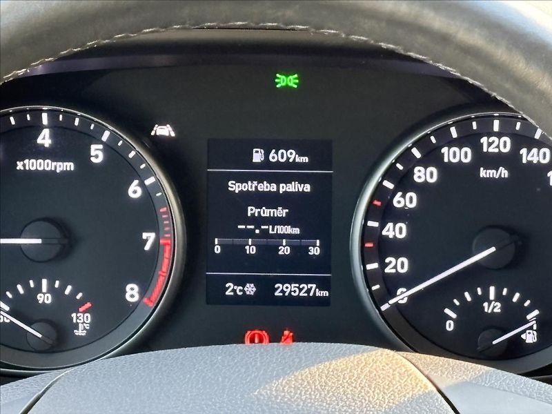 Hyundai i30 1,5 i CVVT  HB Smart - fotka 15 z 17