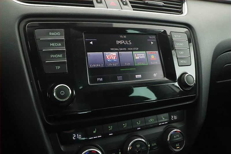 Škoda Octavia (2013) 1.6 TDI, Navi, Tempomat - fotka 14 z 17