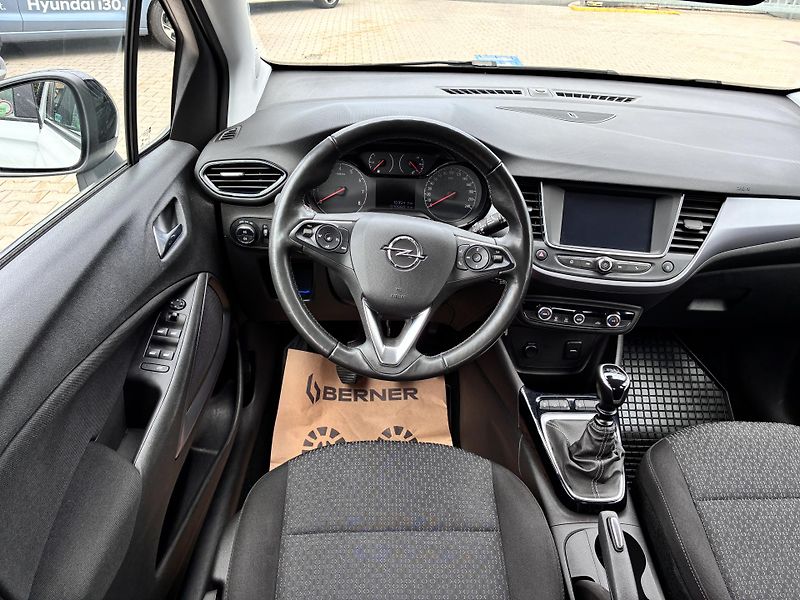 Opel Crossland 1,2T-81KW,LED,LIMITED,CARPLAY - fotka 15 z 30