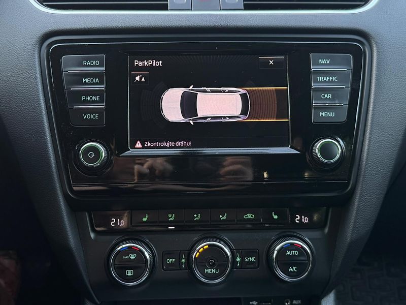 Škoda Octavia 2.0TDi STYLE 1.MAJ DPH ROZVODY - fotka 8 z 25