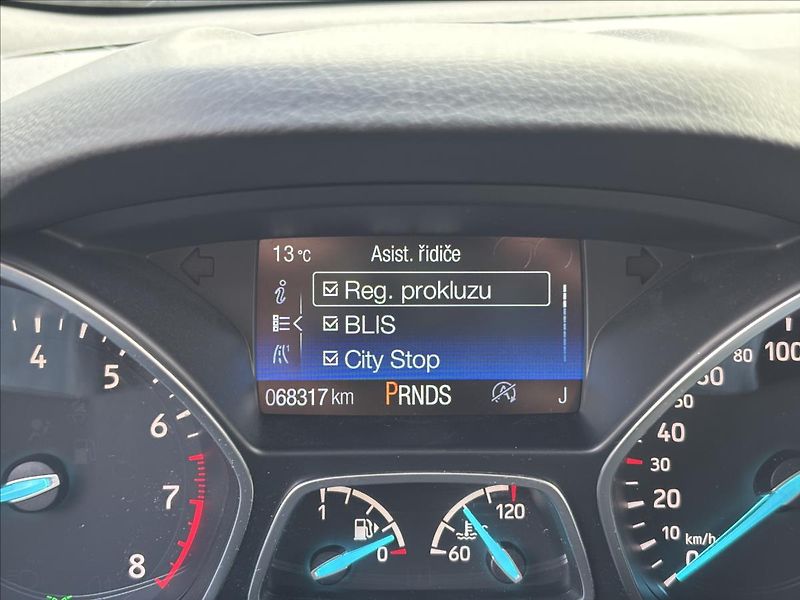 Ford Kuga 2,0 EcoBoost 170kW  ST-Line - fotka 41 z 50