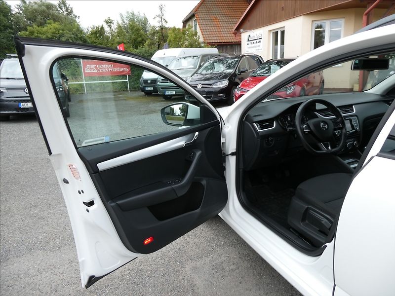 Škoda Octavia 2,0 TDi110kW ELEGANCE,ČR,ZÁVĚS - fotka 22 z 45