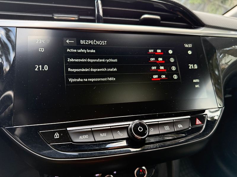 Opel Corsa Ultimate 50kWh REZERVACE - fotka 22 z 36