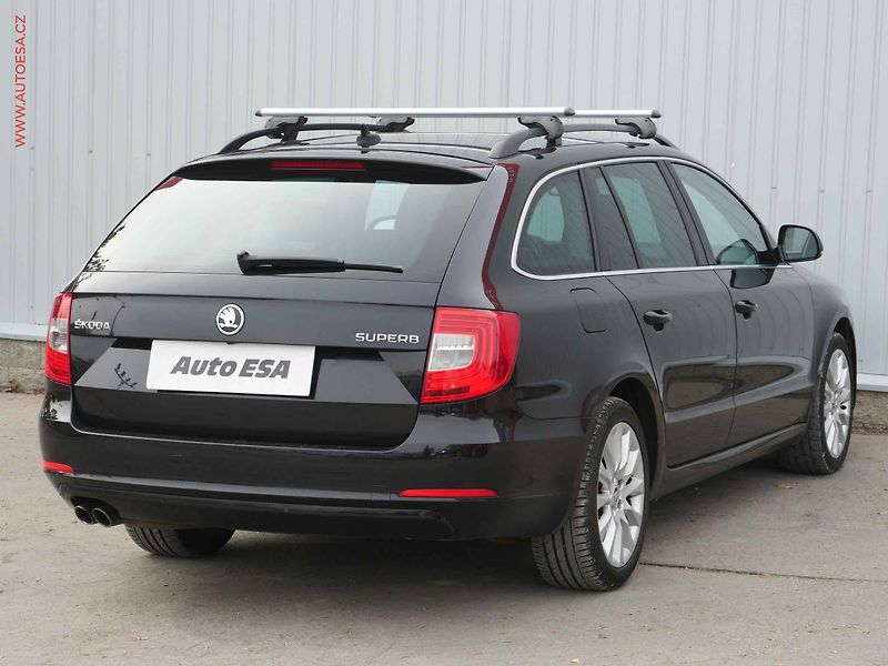 Škoda Superb (2014) 2.0 TDi, DSG, navi, xenon - fotka 4 z 21