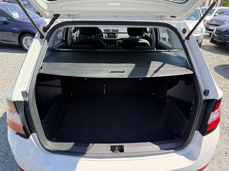 Škoda Fabia 1.0 TSI KOMBI - fotka 12 z 13