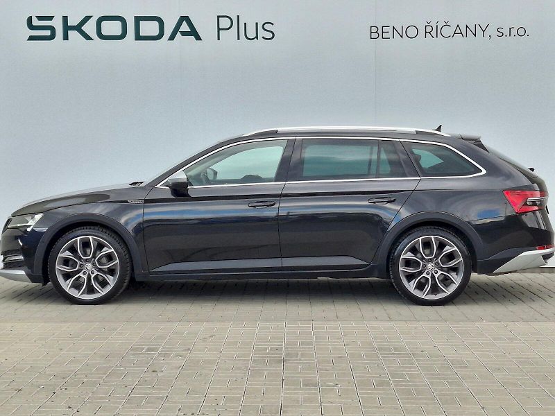 Škoda Superb (2022) Combi Scout DSG 4x4 2,0TDi 147 - fotka 3 z 35