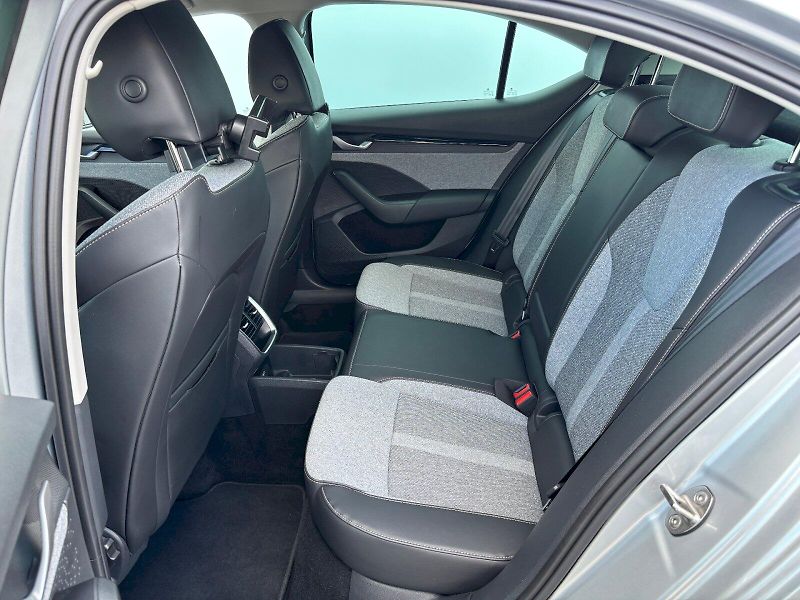 Škoda Octavia (2024) 1.5 TSI 110kW DSG Top Selectio - fotka 25 z 35