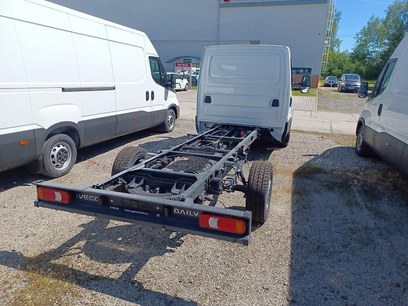 Iveco Daily (2026) 35S18H klima, tachograf - fotka 3 z 3