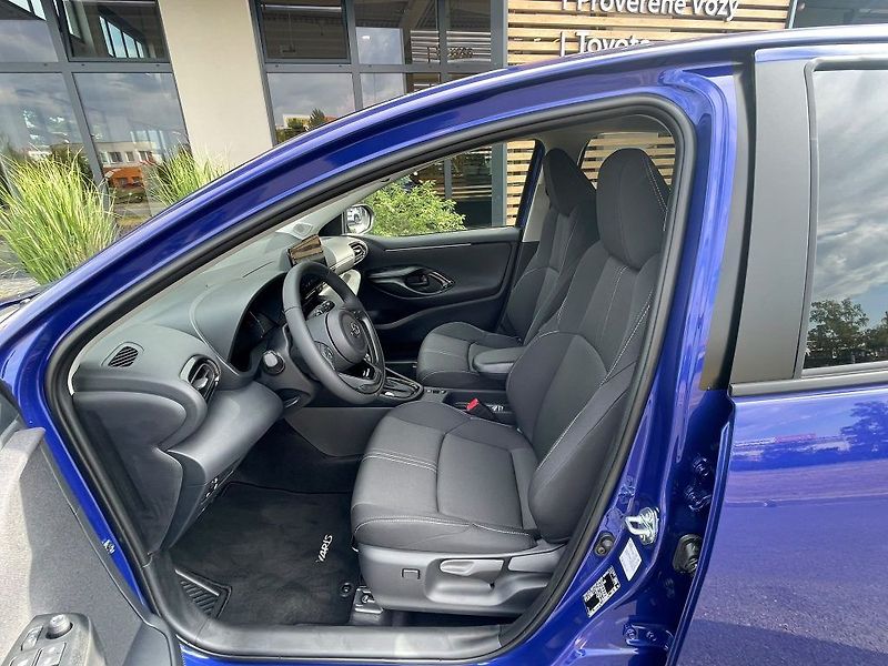 Toyota Yaris 1.5 Hybrid 116K Style - fotka 14 z 28
