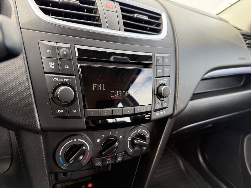 Suzuki Swift 1,2i 69kW - fotka 19 z 25