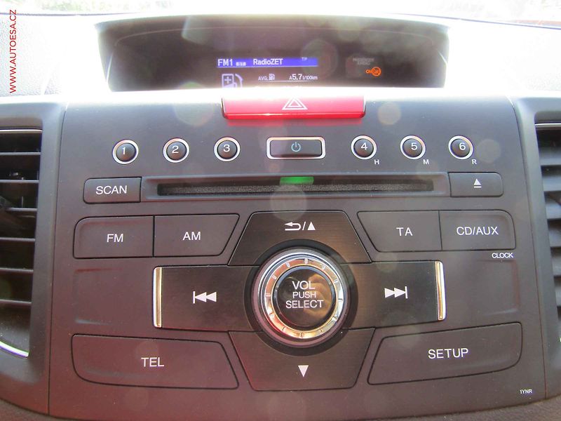 Honda CR-V (2014) 1.6 i-DTEC, AC, TZ, kamera - fotka 20 z 22