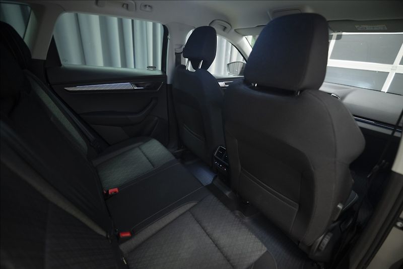 Škoda Karoq 2,0 TDI DSG KEYLESS VÝHŘEV ČR - fotka 10 z 38