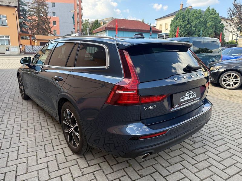 Volvo V60 (2018) D4 Momentum - Automat - 140 kW - fotka 2 z 28