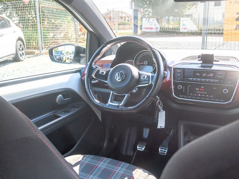 Volkswagen up! (2018) G T I ! - fotka 16 z 44