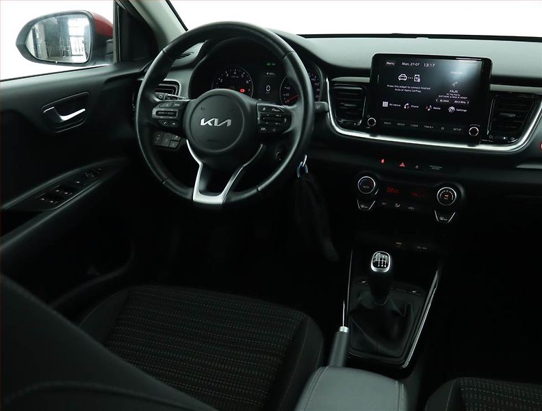 Kia Stonic (2023) Exclusive 1.0 T-GDI, EXCLUSIVE - fotka 7 z 21