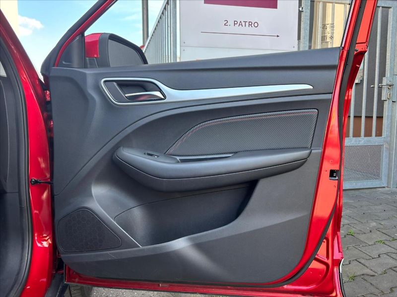 MG ZS 1,0 T  Exclusive AT - fotka 24 z 26