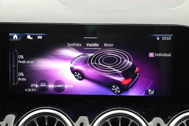 Mercedes-Benz GLA (2025) 200 d, AMG Line - fotka 19 z 28