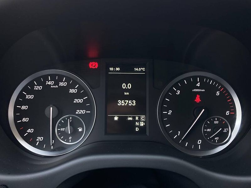 Mercedes-Benz Vito (2024) 119 CDI / Tourer Select / L / - fotka 16 z 27