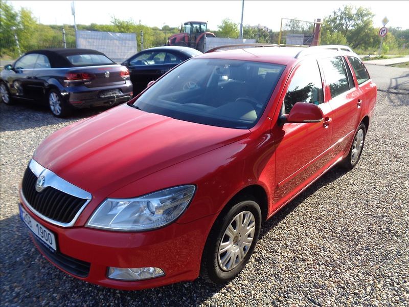 Škoda Octavia 1,6 - fotka 3 z 23