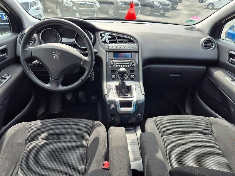 Peugeot 5008 (2011) 1.6  HDI Serviska - fotka 16 z 33
