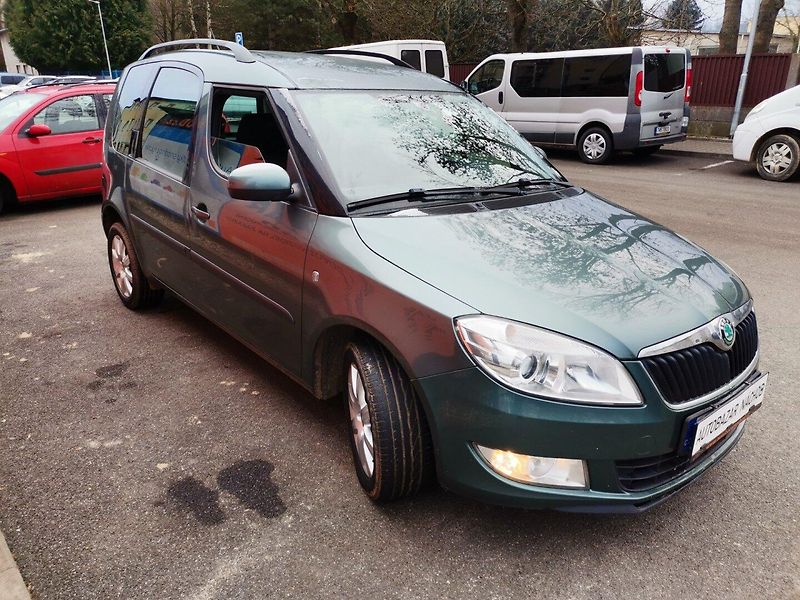 Škoda Roomster (2011) 1.2TSi 63kw Ambiente ČR - fotka 7 z 24