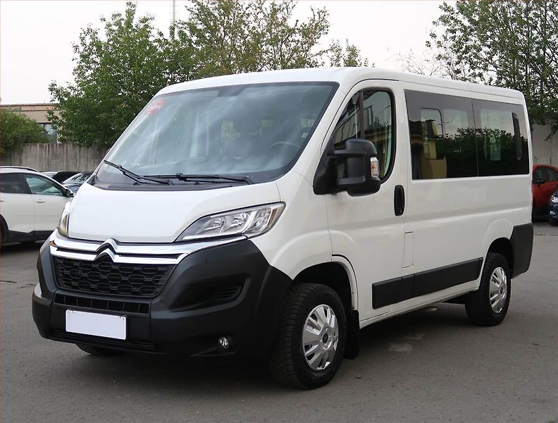 Citroën Jumper (2019) 2.2 BlueHDi, Bus, 9Míst, DPH - fotka 2 z 19