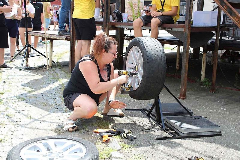 První ročník akce Fueltra - The Meet #1 přilákal stovky návštěvníků.