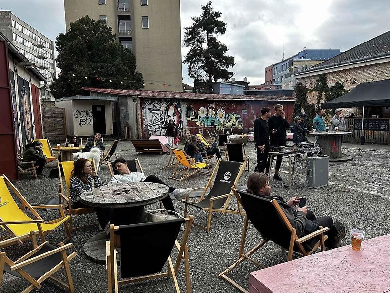 DIY karavan festival na Žižkárně v Českých Budějovicích. Dodávka Stanislava Vlažného.