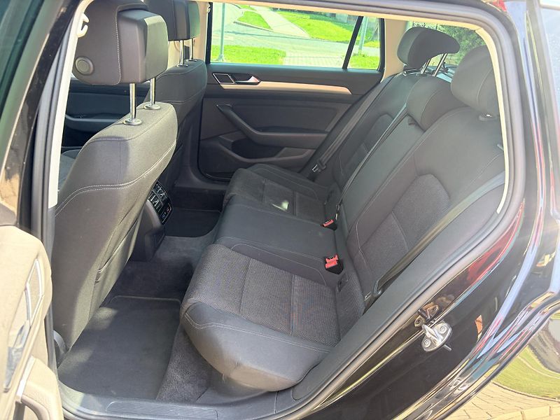 Volkswagen Passat 2.0TDI 110KW MANUAL PANORAMA - fotka 34 z 44
