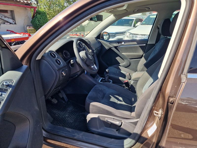 Volkswagen Tiguan 2,0TDI 125KW SPORT&STYLE 4x4 - fotka 6 z 18