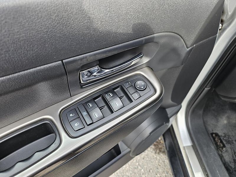Jeep Cherokee (2011) LIMITED 2.8CRD , TAŽNÉ 2.8T - fotka 14 z 18