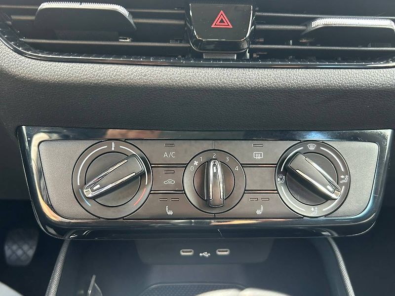 Škoda Fabia (2025) 1.0 TSI 70kw LED manuál - fotka 17 z 27