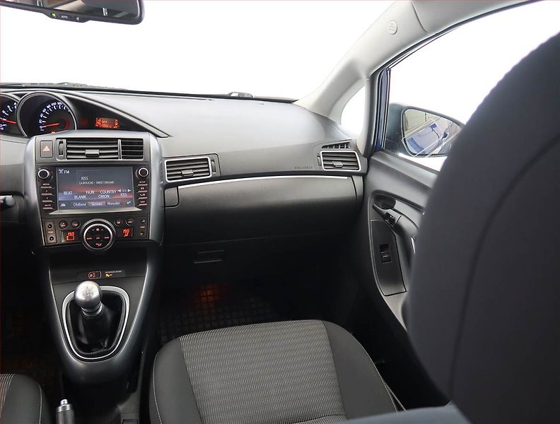 Toyota Verso (2017) 1.6 D-4D, Xenony, Tempomat - fotka 8 z 22