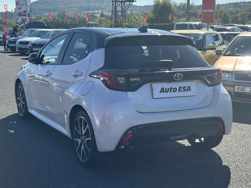 Toyota Yaris (2021) 1.5i, Style, AT - fotka 6 z 17
