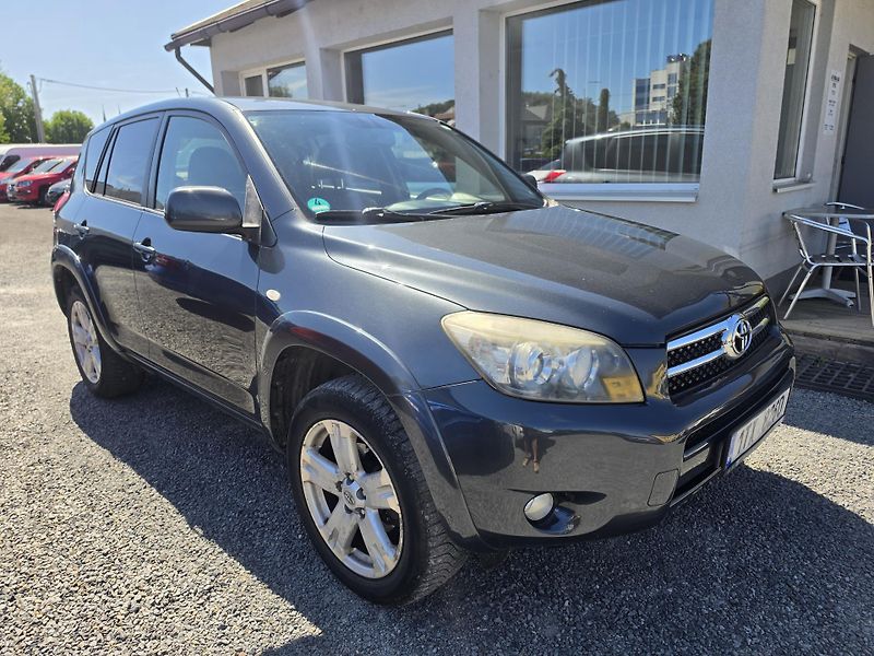Toyota RAV4 2.2D-Cat 130kw 4x4 - fotka 1 z 21