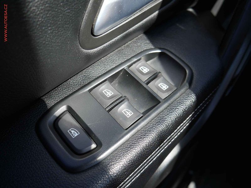 Dacia Duster (2022) 1.0i, 2.maj,ČR, Navi, autoAC - fotka 11 z 22