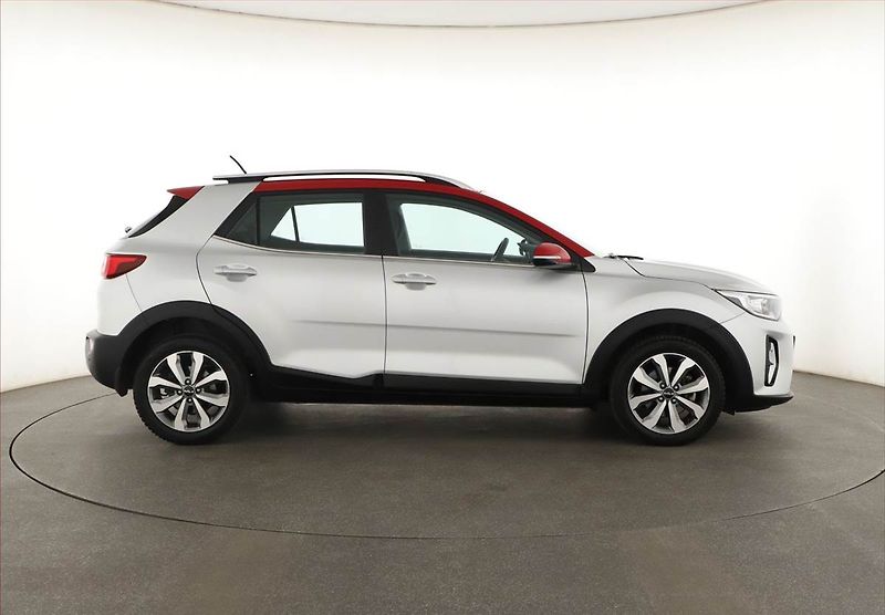 Kia Stonic (2023) Exclusive 1.0 T-GDI, EXCLUSIVE - fotka 6 z 21